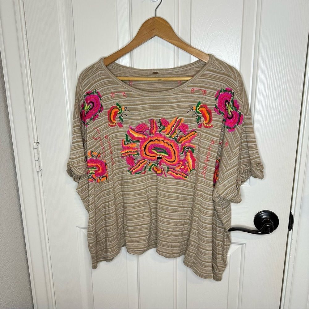 Free People Catalunya Tan White Striped Floral Embroidered Top Sz M Boho Preppy - Picture 2 of 8